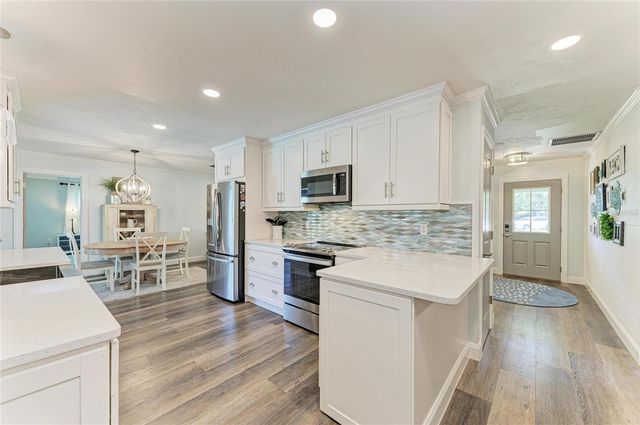 1907 37TH STREET W, Bradenton, FL 34205