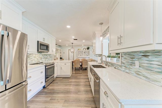 1907 37TH STREET W, Bradenton, FL 34205