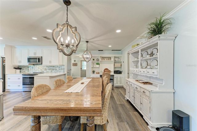 1907 37TH STREET W, Bradenton, FL 34205