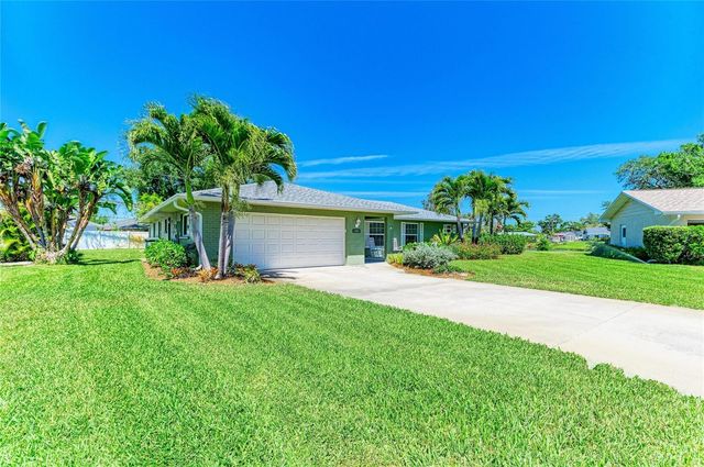 1907 37TH STREET W, Bradenton, FL 34205