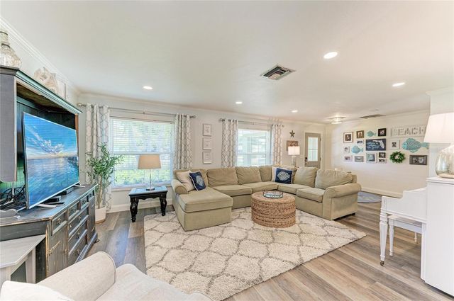 1907 37TH STREET W, Bradenton, FL 34205