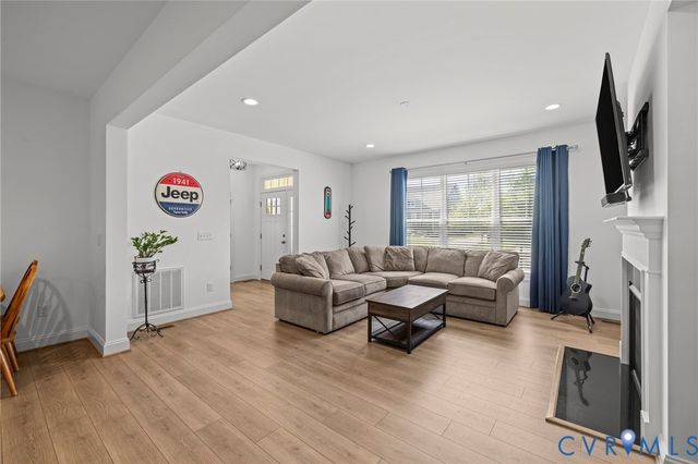 224 Lauradell Rd, Ashland, VA 23005