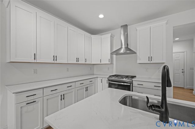 224 Lauradell Rd, Ashland, VA 23005