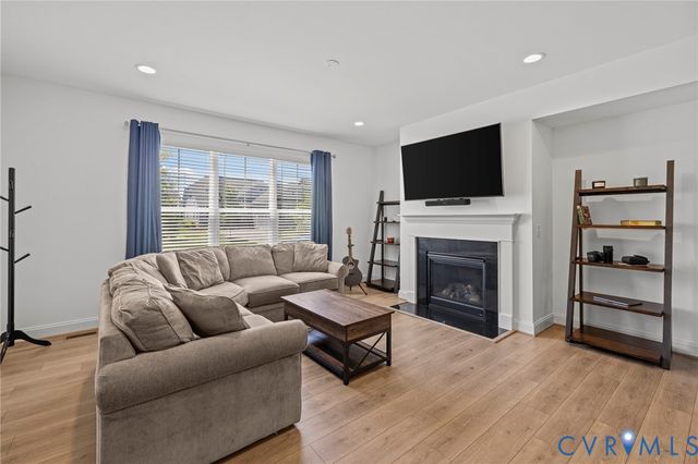 224 Lauradell Rd, Ashland, VA 23005