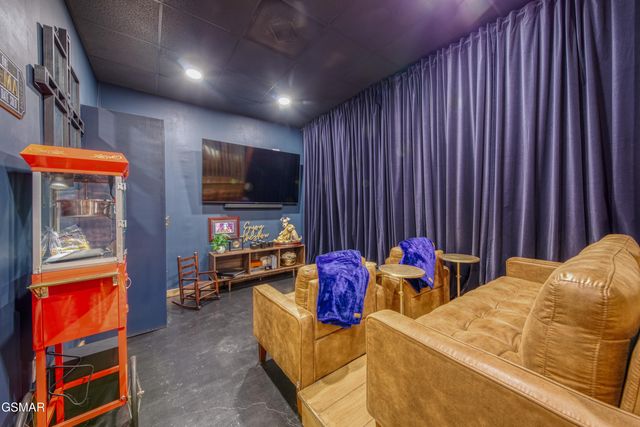 333 Enchanted Forest Lane, Sevierville, TN 37876