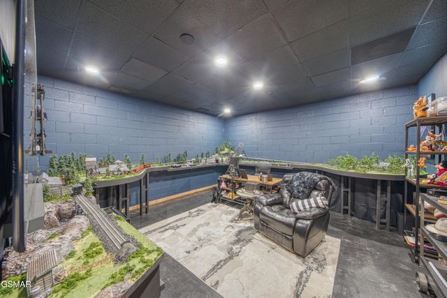 333 Enchanted Forest Lane, Sevierville, TN 37876