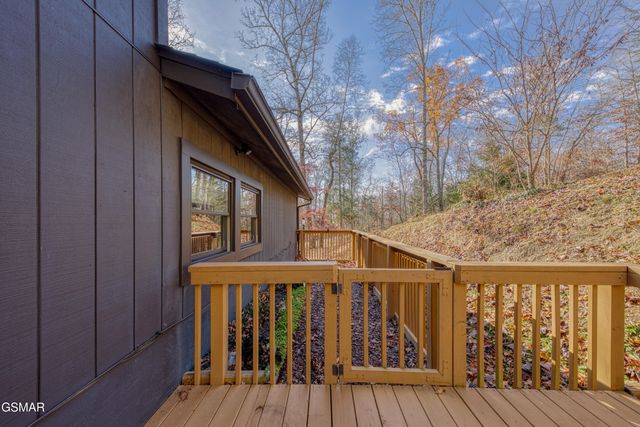 333 Enchanted Forest Lane, Sevierville, TN 37876