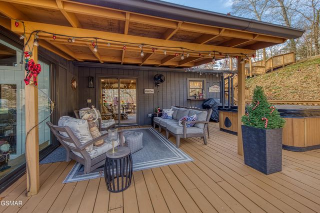 333 Enchanted Forest Lane, Sevierville, TN 37876