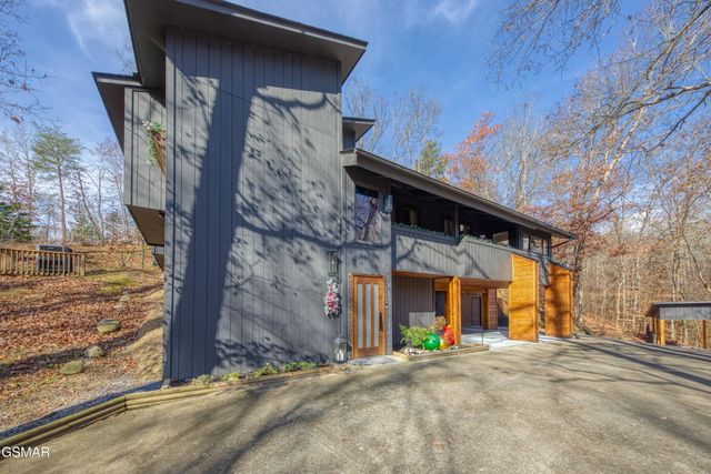 333 Enchanted Forest Lane, Sevierville, TN 37876