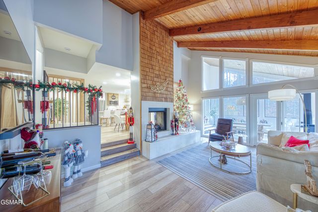 333 Enchanted Forest Lane, Sevierville, TN 37876