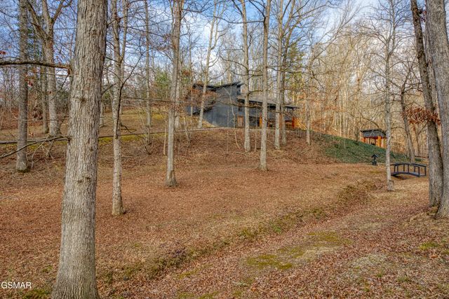 333 Enchanted Forest Lane, Sevierville, TN 37876