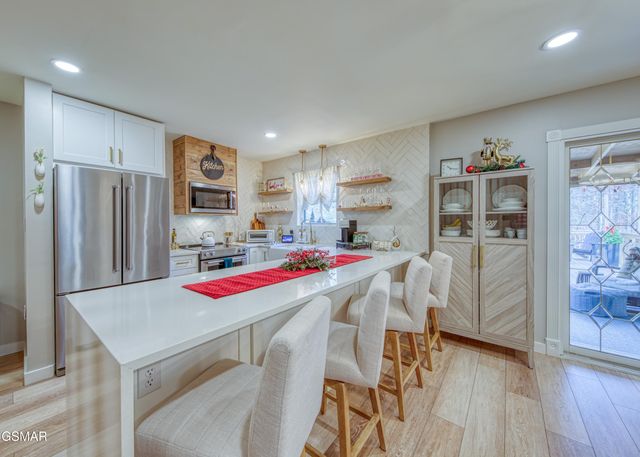 333 Enchanted Forest Lane, Sevierville, TN 37876