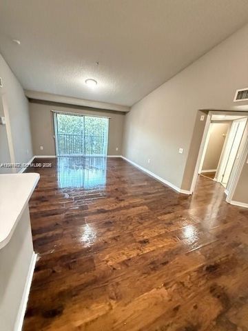 4167 N Haverhill Road 1113, West Palm Beach, FL 33417