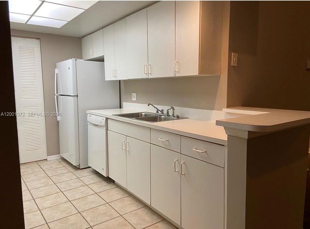 4167 N Haverhill Road 1113, West Palm Beach, FL 33417