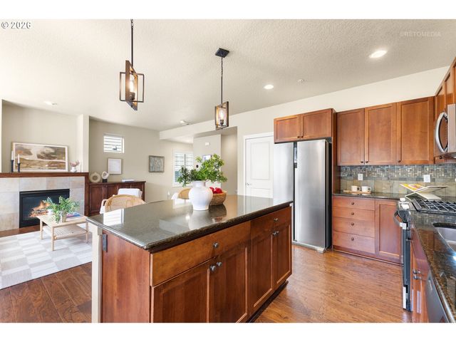 11534 Se AQUILA St, Happy Valley, OR 97086