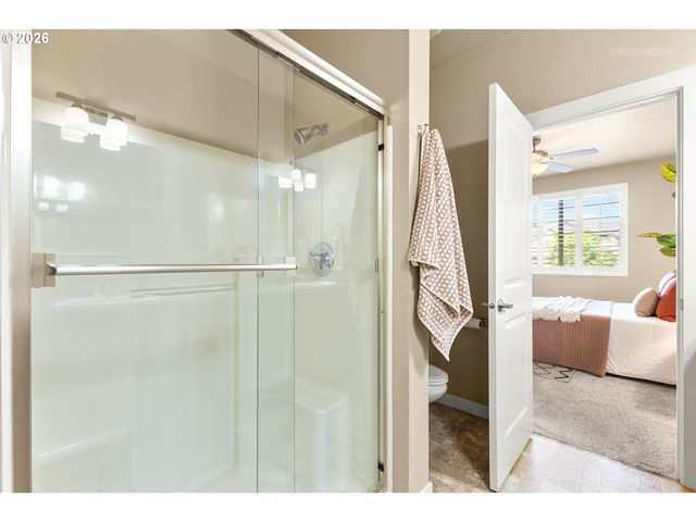 11534 Se AQUILA St, Happy Valley, OR 97086