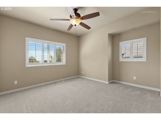 11534 Se AQUILA St, Happy Valley, OR 97086