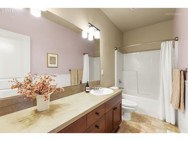 11534 Se AQUILA St, Happy Valley, OR 97086