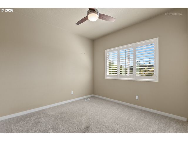 11534 Se AQUILA St, Happy Valley, OR 97086