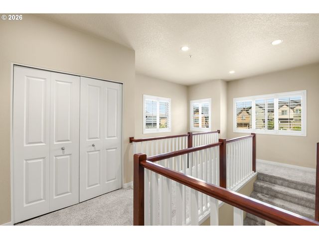 11534 Se AQUILA St, Happy Valley, OR 97086