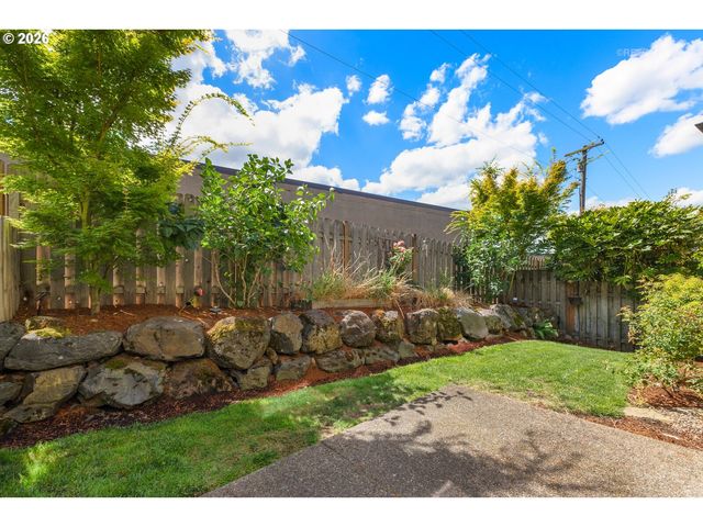 11534 Se AQUILA St, Happy Valley, OR 97086