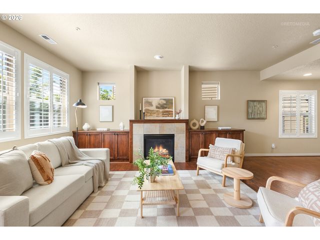 11534 Se AQUILA St, Happy Valley, OR 97086