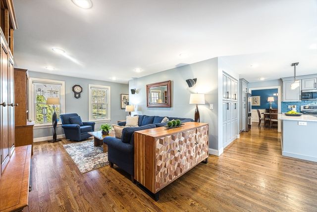 36 Lindsay Lane, Reading, MA 01867