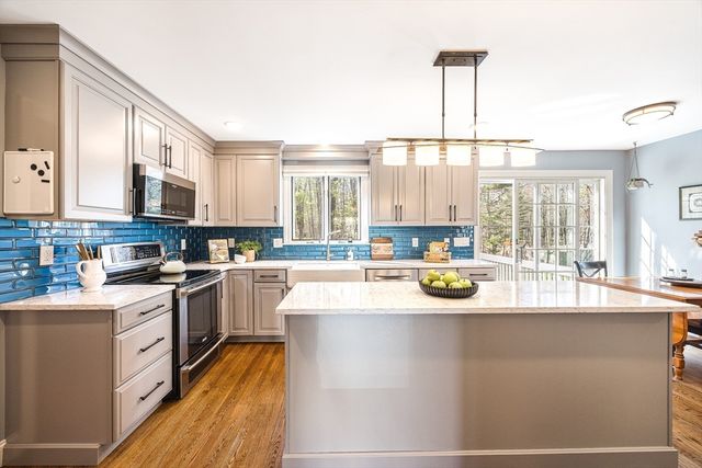 36 Lindsay Lane, Reading, MA 01867