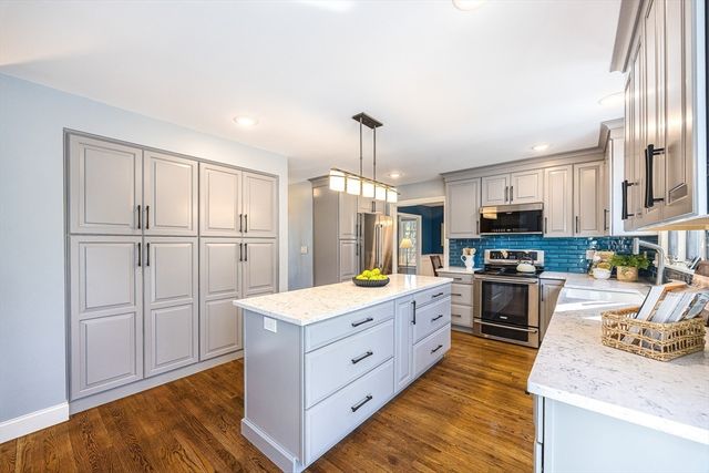 36 Lindsay Lane, Reading, MA 01867