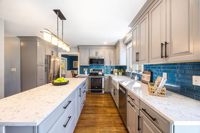 36 Lindsay Lane, Reading, MA 01867