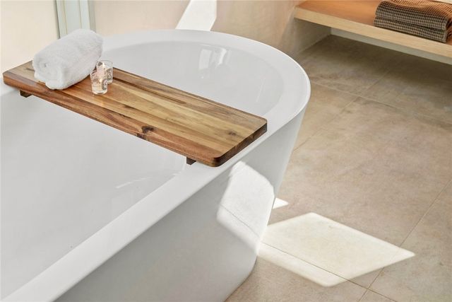 592 Bluebird Canyon Drive, Laguna Beach, CA 92651