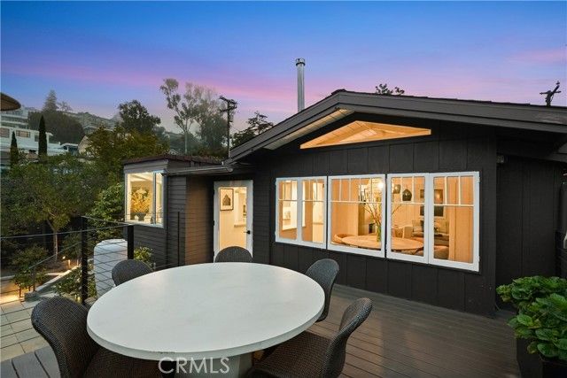 592 Bluebird Canyon Drive, Laguna Beach, CA 92651