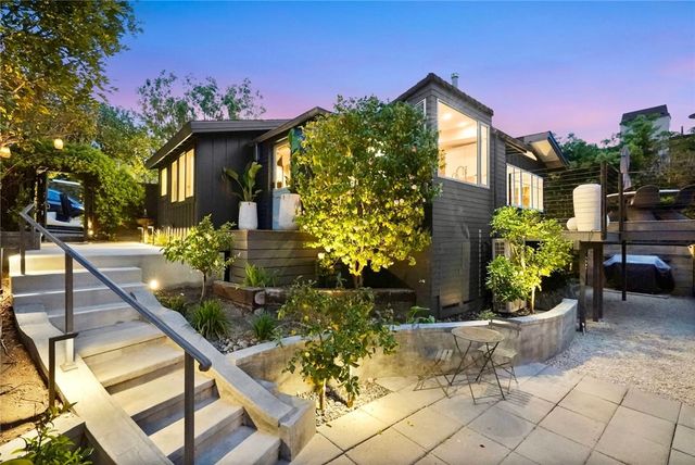 592 Bluebird Canyon Drive, Laguna Beach, CA 92651