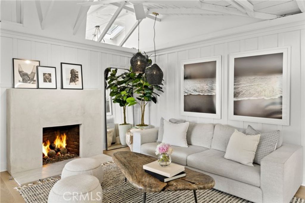 592 Bluebird Canyon Drive, Laguna Beach, CA 92651