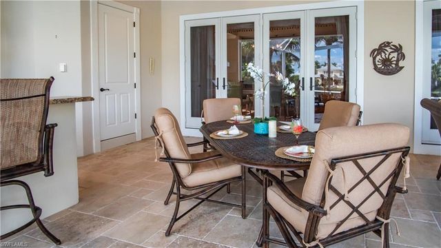 725 W Lake DR, Naples, FL 34102