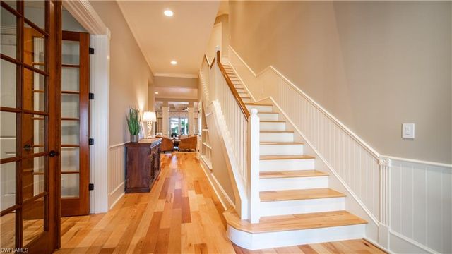 725 W Lake DR, Naples, FL 34102