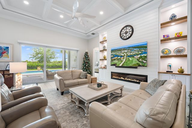 9930 Timber Creek Way, Palm Beach Gardens, FL 33412