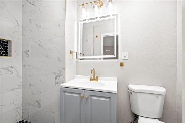 7273 Tamoshanter Way, Sacramento, CA 95822