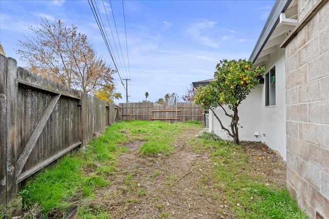 7273 Tamoshanter Way, Sacramento, CA 95822