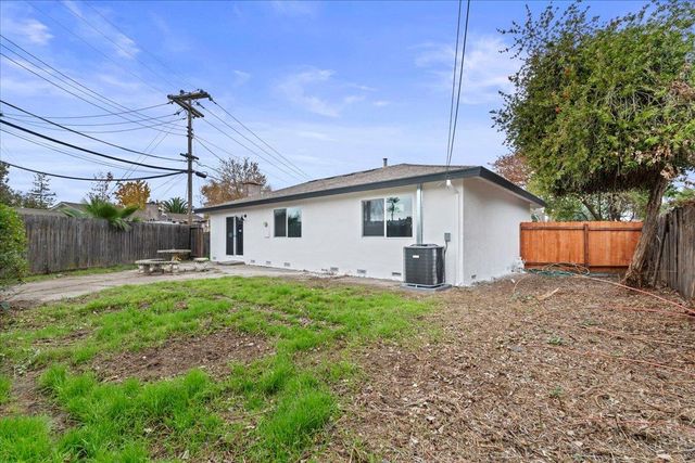 7273 Tamoshanter Way, Sacramento, CA 95822