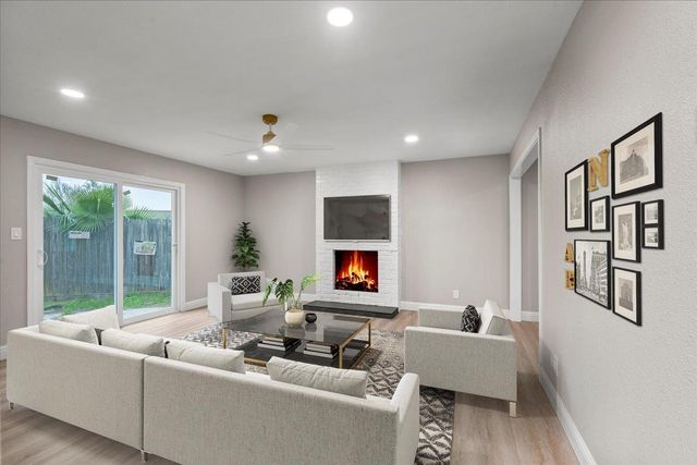 7273 Tamoshanter Way, Sacramento, CA 95822