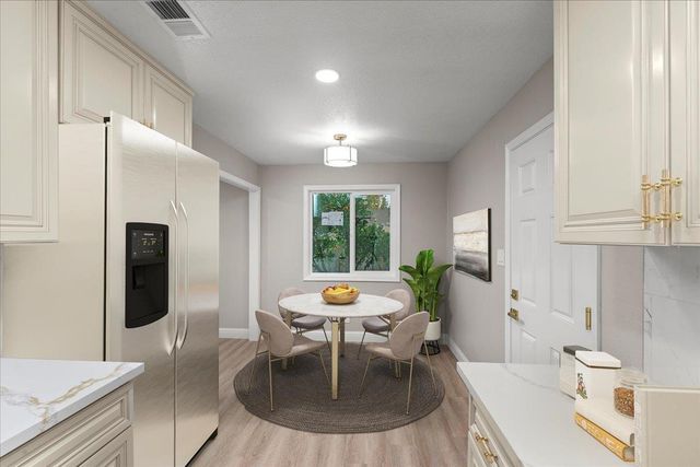 7273 Tamoshanter Way, Sacramento, CA 95822