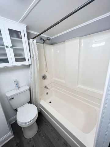44 Lincoln St, Hudson, MA 01749