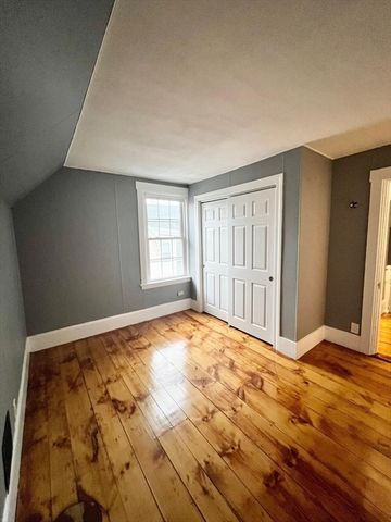 44 Lincoln St, Hudson, MA 01749