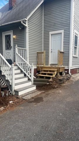 44 Lincoln St, Hudson, MA 01749