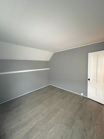 44 Lincoln St, Hudson, MA 01749