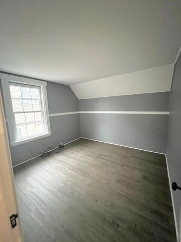 44 Lincoln St, Hudson, MA 01749
