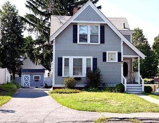 44 Lincoln St, Hudson, MA 01749