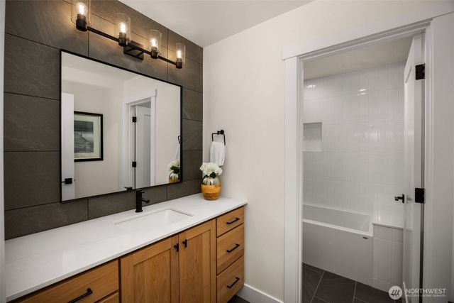 807 W Armour Street, Seattle, WA 98119