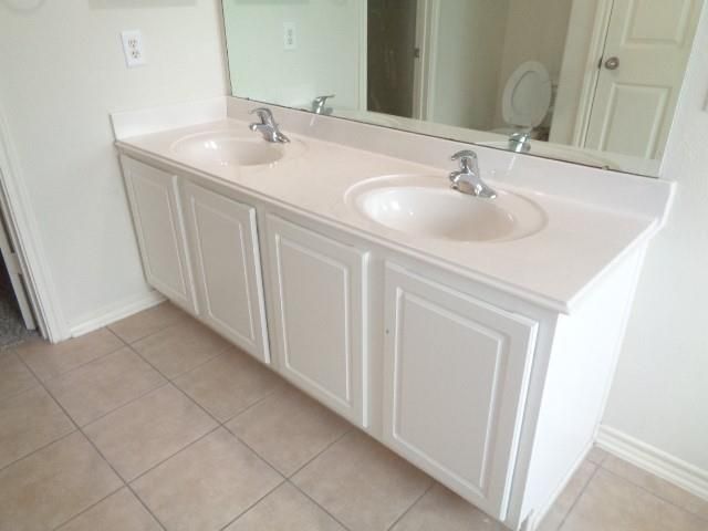 17111 Oakwood Chase Drive, Spring, TX 77379